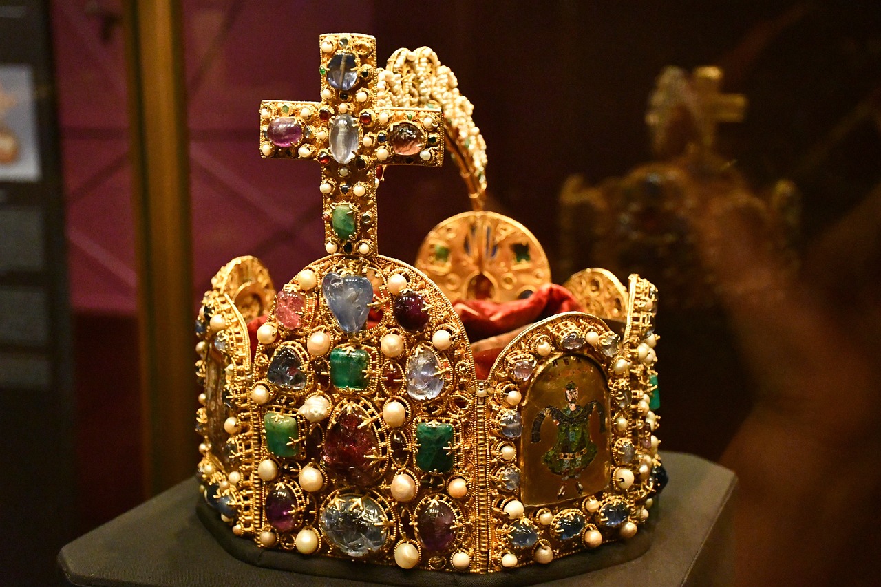 The Rise and Fall of the Mughal Empire - A Comprehensive Review